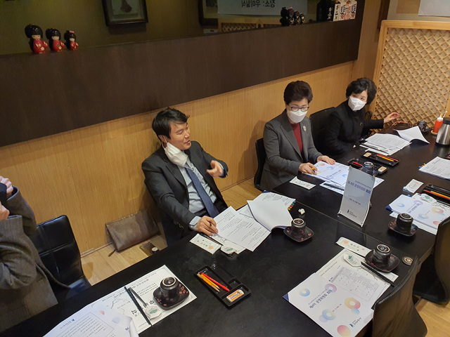 사진-2021. 4차 운영위원회.jpg